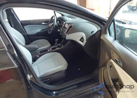 2019 Chevrolet Cruze Ls z USA, uszkodzony, nr VIN 1G1BC5SM8K7106065